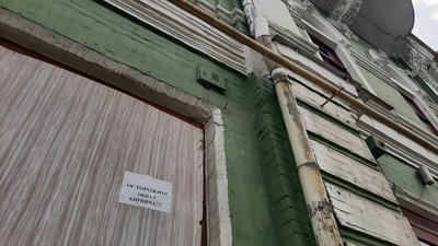 Відновити архітектурну пам’ятку у центрі Харкова, що руйнується після обстрілів, через суд вимагає прокуратура
