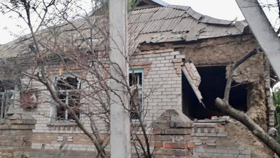 Три райони Дніпропетровщини опинилися під вогнем військ РФ: поранена 50-річна жінка