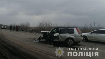Аварія на трасі Харківщини: травмувалися шестеро людей, серед них — шестирічна дитина Аварія на трасі Харківщини: травмувалися шестеро людей, серед них — шестирічна дитина
