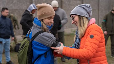 Вогнева підготовка та медицина. На Дніпропетровщині провели тактичні навчання для цивільних Вогнева підготовка та медицина. На Дніпропетровщині провели тактичні навчання для цивільних