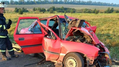 На Дніпропетровщині сталася аварія: двоє людей травмовані На Дніпропетровщині сталася аварія: двоє людей травмовані