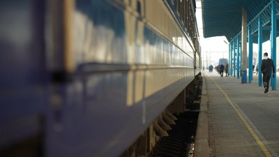 Поїзд на станції у Запоріжжі