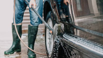 У Києві працівник автомийки викрав авто клієнта, щоб покататись містом