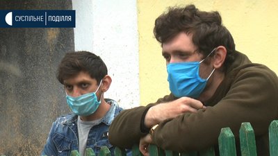 Чиновники, правоохоронці та стурбовані селяни: як Івано-Франківських ромів зустріли на Хмельниччині Чиновники, правоохоронці та стурбовані селяни: як Івано-Франківських ромів зустріли на Хмельниччині