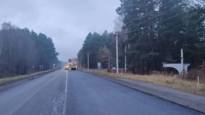 Частково обмежили рух: на Волині ремонтують 13 кілометрів дороги регіонального значення Частково обмежили рух: на Волині ремонтують 13 кілометрів дороги регіонального значення