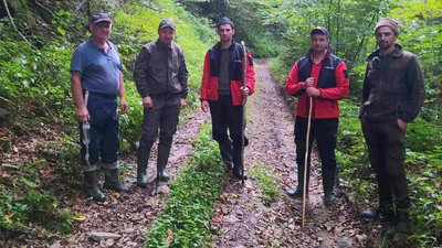 На Закарпатті рятувальники відшукали чоловіка, який заблукав у лісі На Закарпатті рятувальники відшукали чоловіка, який заблукав у лісі