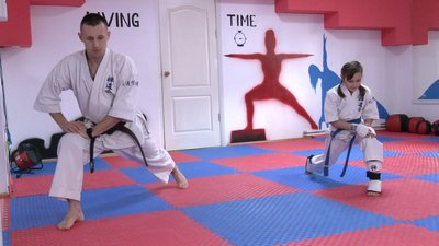 8-річна каратистка з Прикарпаття Аліна Данів виставила на аукціон свої медалі, щоб допомогти ЗСУ 8-річна каратистка з Прикарпаття Аліна Данів виставила на аукціон свої медалі, щоб допомогти ЗСУ