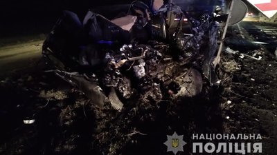 Троє загиблих: під Одесою зіштовхнулась вантажівка та легковий автомобіль (ФОТО) Троє загиблих: під Одесою зіштовхнулась вантажівка та легковий автомобіль (ФОТО)