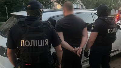 10 тисяч доларів з людини: на Закарпатті затримали підозрюваного у переправленні