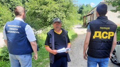 На Закарпатті місцевого депутата та колишнього сільського голову підозрюють в незаконному заволодінні землею