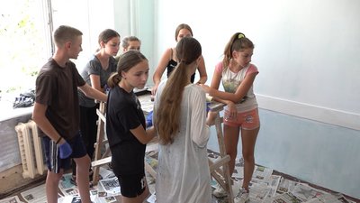 На Черкащині школярі самостійно облаштовують молодіжну кімнату На Черкащині школярі самостійно облаштовують молодіжну кімнату