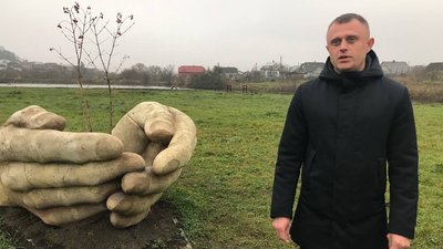 Харківський архітектор виготовив скульптуру для громади на Тернопільщині Харківський архітектор виготовив скульптуру для громади на Тернопільщині