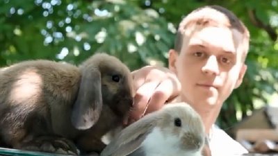 Розводить кроликів з восьми років. Юний фермер з Буковини Іван Главіцький. СУСПІЛЬНЕ | ЛЮДИ