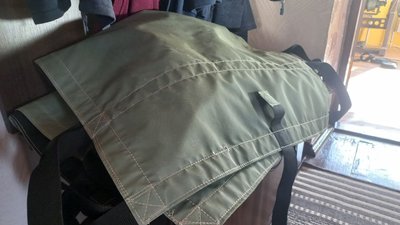 Ноші для військових: вісім місяців жителька Житомирщини шиє спорядження для ЗСУ Ноші для військових: вісім місяців жителька Житомирщини шиє спорядження для ЗСУ