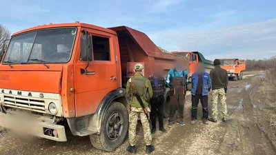 На Закарпатті за допомогою безпілотника виявили видобуток гравію поблизу кордону з Румунією