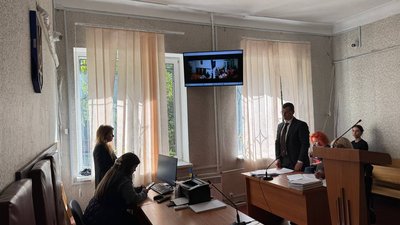 Суд, розбещення дітей, ґвалтування, Кам'янське
