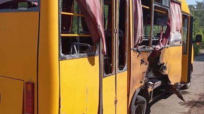 Удар по автобусу у Слов'янську 27 липня