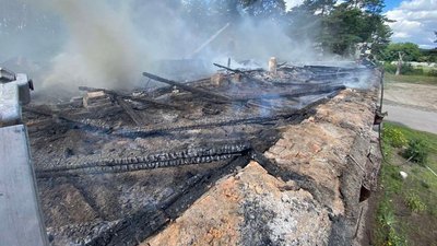 Військові РФ вчергове обстріляли Циркуни на Харківщині: зайнялася пожежа у лікарні
