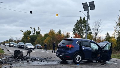 Смертельне зіткнення на трасі під Києвом: загинули водій BMW та його пасажир Смертельне зіткнення на трасі під Києвом: загинули водій BMW та його пасажир