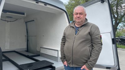 "На щиті", перевезення загиблих, поховання бійців, похоронний кортеж "На щиті", перевезення загиблих, поховання бійців, похоронний кортеж