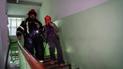 Під час ліквідації пожежі працівники ДСНС врятували троє людей