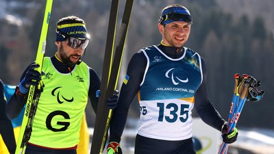 Чемпіон Паралімпіди-2026 Олександр Казік разом з гайдом Сергієм Кучерявим