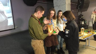 Вифлеємський вогонь миру у Вінниці. Кому його передали Вифлеємський вогонь миру у Вінниці. Кому його передали