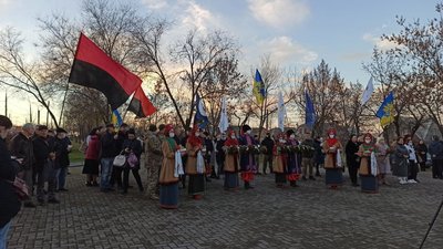 "Запали свічку": у Миколаєві вшанували жертв Голодоморів "Запали свічку": у Миколаєві вшанували жертв Голодоморів