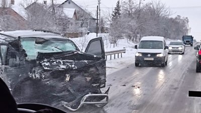 Аварія за участі автобуса та двох авто Аварія за участі автобуса та двох авто