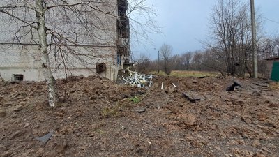 Часів Яр на Донеччині вранці обстріляли з РСЗВ: троє людей поранені Часів Яр на Донеччині вранці обстріляли з РСЗВ: троє людей поранені