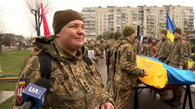 У Житомирі попрощалися з десантниками Дмитром Яковцем та Дмитром Кановою У Житомирі попрощалися з десантниками Дмитром Яковцем та Дмитром Кановою