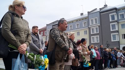 На Львівщині попрощалися із загиблим під Черніговом 22-річним офіцером Олександром Бандровським