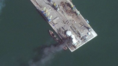 У Бердянську підняли затоплений десантний корабель "Саратов". Його планують відремонтувати