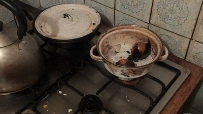 врятували літню жінку та запобігли виникненню пожежі у багатоквартирному житловому будинку