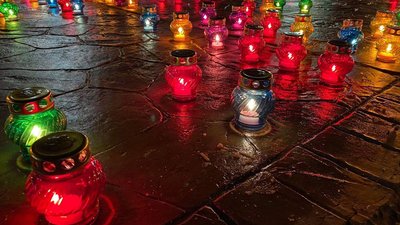 У Вінниці вшанували кіборгів, які захищали Донецький аеропорт У Вінниці вшанували кіборгів, які захищали Донецький аеропорт