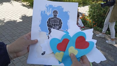 "Україна очима дитини": у житомирському дитсадку до Дня Державності діти виготовляли українську символіку "Україна очима дитини": у житомирському дитсадку до Дня Державності діти виготовляли українську символіку