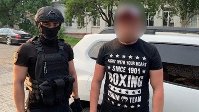 На Херсонщині поліцейські викрили серійних угонщиків авто На Херсонщині поліцейські викрили серійних угонщиків авто