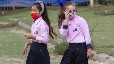 Комендантська година та їжа на виніс. Як впроваджували карантин вихідного дня країни світу Комендантська година та їжа на виніс. Як впроваджували карантин вихідного дня країни світу
