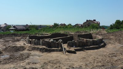 Старший за Стоунгендж. На Дніпропетровщині потерпає від негоди знайдений кілька місяців тому кромлех