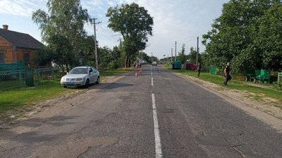 Рівненщина: мотоцикліст загинув від удару об дерево, тіло знайшов сільський голова