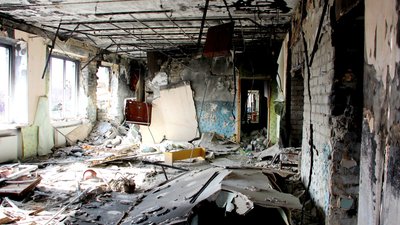зруйнована будівля дитячого садка деокупація селище Ярова життя люди Лиманська громада Донецька область зруйнована будівля дитячого садка деокупація селище Ярова життя люди Лиманська громада Донецька область