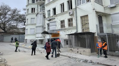 Військові РФ обстріляли історичну частину Херсона Військові РФ обстріляли історичну частину Херсона