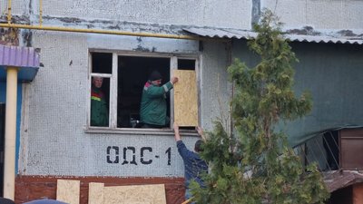 У Запоріжжі армія РФ нанесла ракетний удар по житловому кварталу. Є постраждалі та загиблі У Запоріжжі армія РФ нанесла ракетний удар по житловому кварталу. Є постраждалі та загиблі
