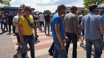 На Кіровоградщині працівники трьох уранових шахт вимагали виплатити їм зарплатню