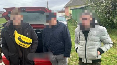 Буковинця підозрюють в організації незаконного перетину чоловіками кордону, зокрема громадянином РФ