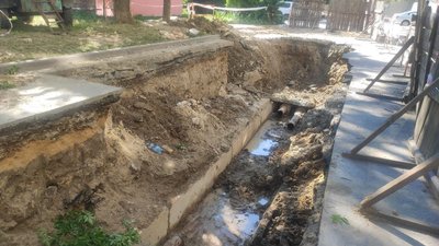 У Луцьку через порив водогону жителі десяти будинків другий день без гарячої води У Луцьку через порив водогону жителі десяти будинків другий день без гарячої води