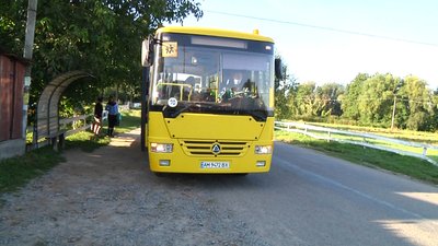 У Ружинській громаді на Житомирщині дітей з оптимізованих шкіл на навчання возять автобусами У Ружинській громаді на Житомирщині дітей з оптимізованих шкіл на навчання возять автобусами