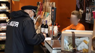 Карантин "вихідного дня" у Франківську: понад сотня постанов та 12 протоколів