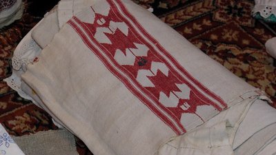 На Житомирщині жителька Овруччини зібрала колекцію із майже восьми сотень вишитих рушників На Житомирщині жителька Овруччини зібрала колекцію із майже восьми сотень вишитих рушників