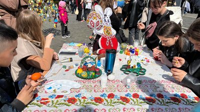 В Ужгороді відкрили виставку писанок-мальованок з Київської області В Ужгороді відкрили виставку писанок-мальованок з Київської області